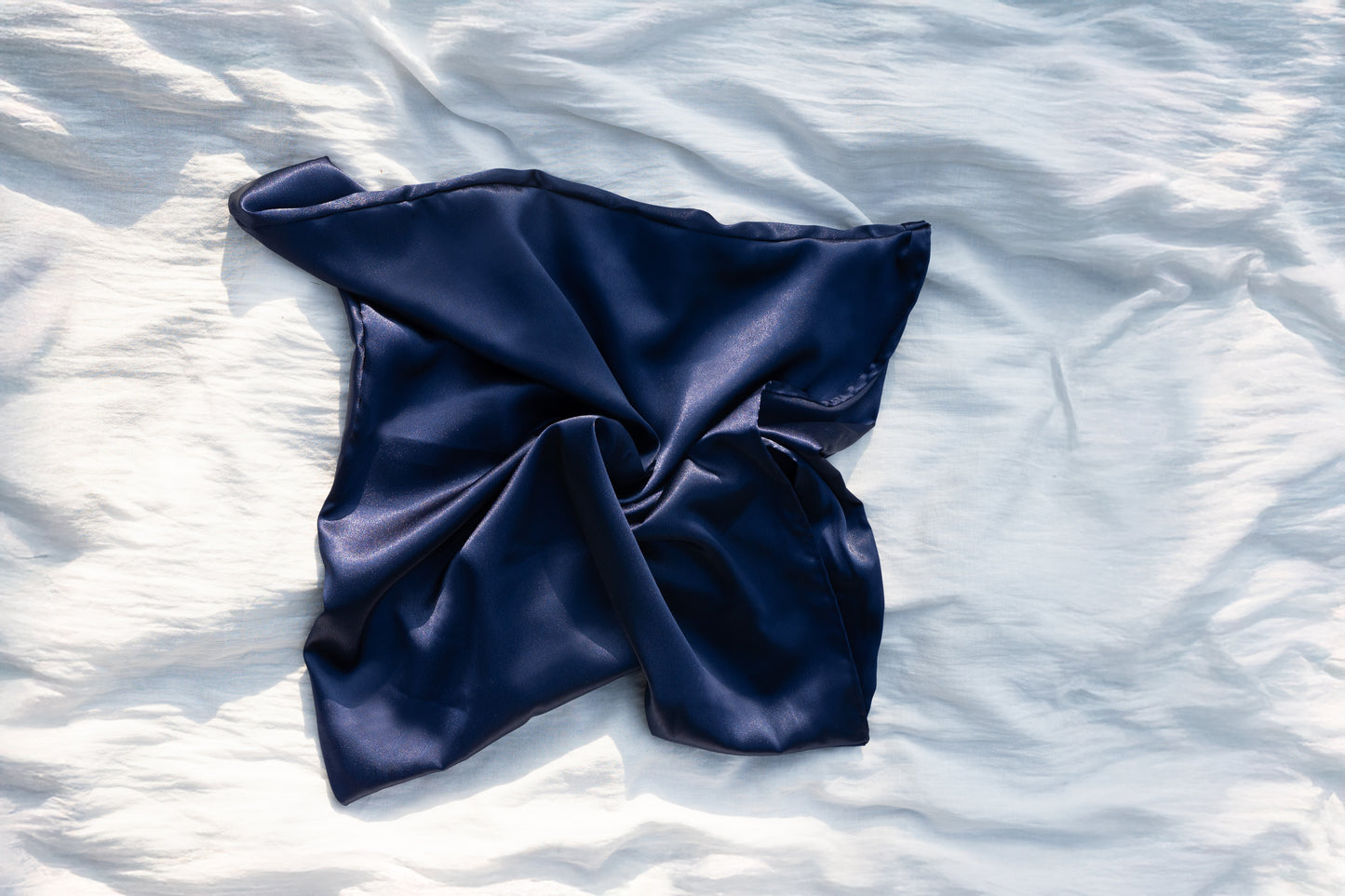 Taie d'oreiller bleue marine